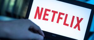 Das Logo des Video-Streamingdienstes Netflix ist auf dem Display eines Laptops zu sehen (Symbolbild).
