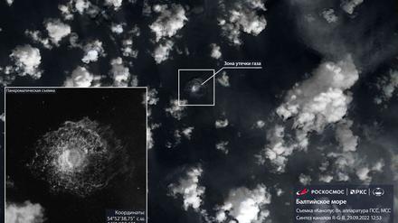 FILE PHOTO: A satellite image shows gas from the Nord Stream pipeline bubbling up in the water following incidents in the Baltic Sea, in this handout picture released September 29, 2022. Roscosmos/Handout via REUTERS ATTENTION EDITORS - THIS IMAGE HAS BEEN SUPPLIED BY A THIRD PARTY. MANDATORY CREDIT. WATERMARKS AND INFOGRAPHICS FROM SOURCE./File Photo