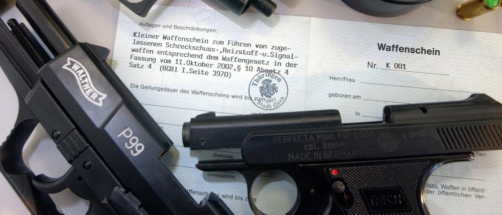 Politiker fordern eine Verschärfung der Waffengesetze
