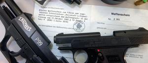 Politiker fordern eine Verschärfung der Waffengesetze