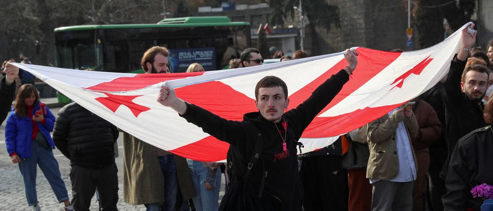 Proteste gegen das Gesetz zu „ausländischen Agenten“ in Tiflis. 