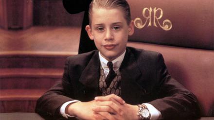  RICHIE RICH DAVIS ENTERTAINMENT/SILVER PICTURES/WARNER BROS MACAULAY CULKIN Date: 1994. Strictly editorial use only in conjunction with the promotion of the film. Credit line mandatory. This image is copyright of the film company and is supplied under the terms of issue as film still. No commercial or book cover use permitted without prior consent from the film company. PUBLICATIONxINxGERxSUIxAUTxONLY Mandatory credit line: Image courtesy Ronald Grant Archive / Mary Evans 