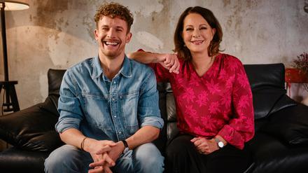Stefanie Stahl und Lukas Klaschinski wollen mit Psychotainment ihre Hörer unterhalten.