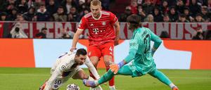Der Weltfußballer strauchelt. Lionel Messi (links) war bei der Münchner Defensive meist gut aufgehoben.