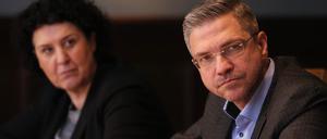 Dezernentin Brigitte Meier und Oberbürgermeister Mike Schubert (beide SPD) bei einer Pressekonferenz im Frühjahr 2023. Thema: Der Bürgerservice. 