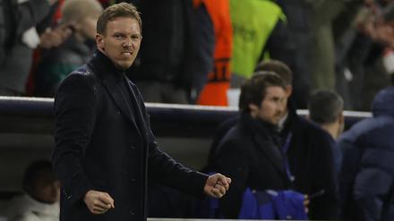Julian Nagelsmann feiert den Auftritt seiner Mannschaft.