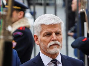 Der tschechische Präsident Petr Pavel ist 2023 bei einer Militärzeremonie zu sehen.