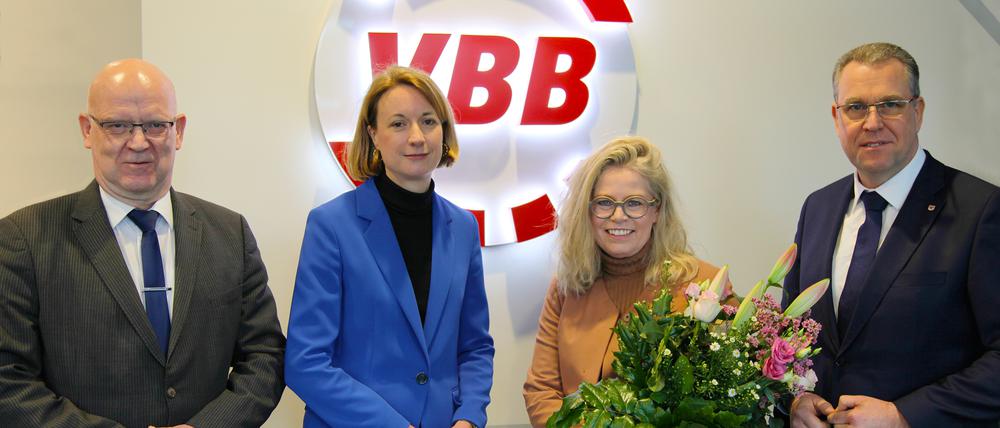 Stephan Loge, Landrat von Dahme-Spreewald, Meike Niedbal, VBB-Aufsichtsratschefin, Ute Bonde und Rainer Genilke, Vizechef des VBB-Aufsichtsrats.