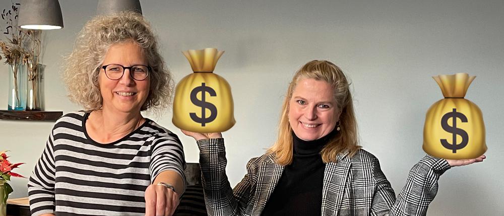 Geschäftsführerin Alexandra Knauer und die Gleichstellungsbeauftragte Katharina Pohl freuen sich über den kleinsten Gender Pay Gap der Firmengeschichte.