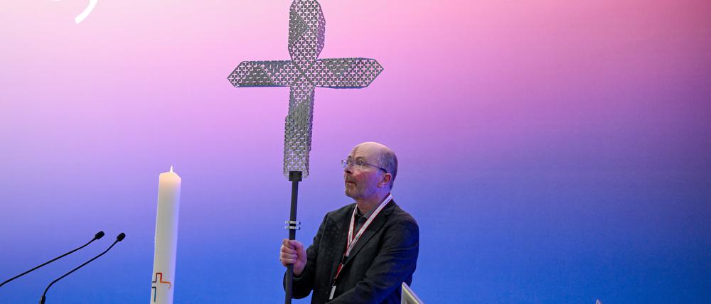 Es ist ein Kreuz: Vor allem auf die 67 Bischöfe kommt es bei der Erneuerung an.