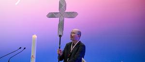 Es ist ein Kreuz: Vor allem auf die 67 Bischöfe kommt es bei der Erneuerung an.