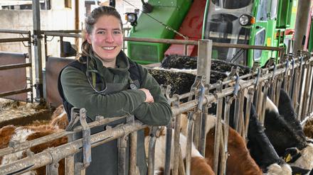 Die junge Veterinärmedizinerin Lisanne Tesch aus Bernau behandelt nicht nur Hunde und Katzen. Ihre Leidenschaft gilt vielmehr Rindern, Schafen oder Ziegen. Sie hat sich bewusst für eine Tätigkeit als klassische Landtierärztin entschieden und ist damit wohl eher die Ausnahme.