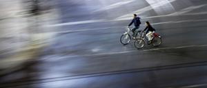 Der Bedarf an Planerinnen und Planern in Berlin ist groß: Laut Mobilitätsgesetz sollen bis 2030 auf rund 800 Kilometern entlang der Hauptverkehrsstraßen Radverkehrsspuren geschaffen werden.
