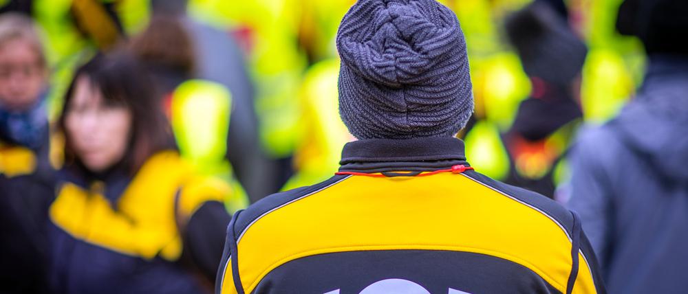 Verdi fordert für die Post-Mitarbeiter 15 Prozent mehr Gehalt.