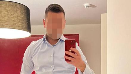 Philipp F. in seinem Satusbild eines Messengerdienstes.
