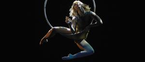 Show "In between" im Chamäleon Theater