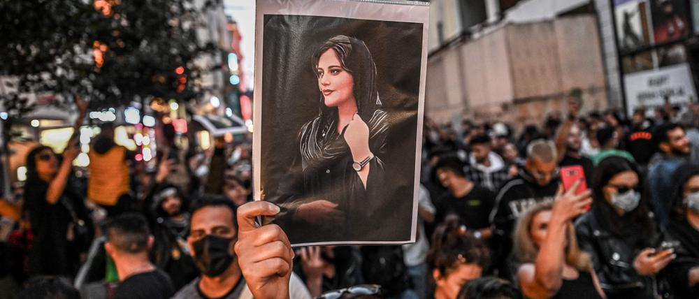 Auslöser der Proteste im Herbst 2022 war der Tod der iranischen Kurdin Jina Mahsa Amini im Herbst 2022 (Archivbild).