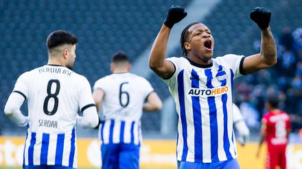 Echter Herthaner. Jessic Ngankam bejubelt sein Elfmetertor gegen Mainz 05.
