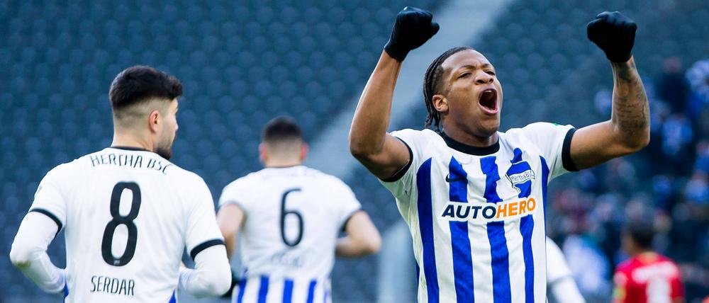 Echter Herthaner. Jessic Ngankam bejubelt sein Elfmetertor gegen Mainz 05.