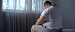 Wer übergewichtig oder fettleibig ist, lebt Experten zufolge mit einem erhöhten Risiko für viele Arten von Krebs und anderen Folgeerkrankungen.