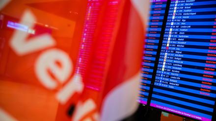 Gestrichen, gestrichen, gestrichen: Das wird auch am Montag wieder die Standardauskunft auf den Anzeigetafeln am BER sein.
