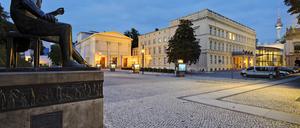 Bildnummer: 54622164  Datum: 16.09.2010  Copyright: imago/imagebroker
Heinrich-Heine-Denkmal vor Maxim-Gorki-Theater und Palais am Festungsgraben, Berlin, Deutschland, Europa Reisen Highlight xo0x kbdig xub 2010 quer Abend Abendlicht abends Abendstimmung am Architektur außen Außenansicht Außenansichten Außenaufnahme aussen Aussenansicht Aussenansichten Aussenaufnahme Aussenaufnahmen Autor Autoren Bauwerk Bauwerke bekannt bekannte bekannter bekanntes beleuchtet beleuchtete beleuchteter beleuchtetes Beleuchtung Beleuchtungen berühmt berühmte berühmter berühmtes Berlin beruehmt beruehmte beruehmter beruehmtes Bildhauerei Bildhauerkunst BRD Bundesrepublik davor Denkmäler Denkmaeler Denkmal deutsch deutsche deutscher deutsches Deutschland Dichter draußen draussen einrich europäisch europäische europäischer europäisches Europa europaeisch europaeische europaeischer europaeisches Festungsgraben Figur Figuren Gebäude Gebaeude Gedenken Gorki Heine Heinrich Heinrich-Heine-Denkmal Kultur kulturell kulturelle kultureller kulturelles Kulturen Kulturgebäude Kulturgebaeude Kulturstätte Kulturstätten Kulturstaette Kulturstaetten Kunstwerk Kunstwerke Licht Lichter Literatur Maxim Maxim-Gorki-Theater menschenleer niemand Palais Persönlichkeit Persönlichkeiten Persoenlichkeit Persoenlichkeiten Plätze Plaetze Platz Schauspielhäuser Schauspielhaeuser Schauspielhaus Schriftsteller Seite Seitenansicht seitlich sitzen sitzend sitzende sitzender sitzendes sitzt Skulptur Skulpturen Statue Statuen Theater und vor 

Bildnummer 54622164 Date 16 09 2010 Copyright Imago image broker Heinrich Heine Monument before Maxim Gorky Theatre and Palais at Moat Berlin Germany Europe Travel Highlight xo0x Kbdig  2010 horizontal Evening Evening light evenings Abendstimmung at Architecture exterior exterior view  Outside view exterior exterior view  Outside view Outside Author Authors Building Structures known Acquaintances known Well-known illuminated illuminated illuminated illuminated Lighting Lighting famous famous Famous Famous Berlin famous famous famous famous Sculpting Sculpture GERMANY Federal before Monuments Monuments Monument German German German German Germany Poet outside outside Institutions Euro European European European Europe Eisch Europe european Europe Eischen Europe Eischen Moat Figure Figures Building Building Remembrance Gorky Heine Heinrich Heinrich Heine Monument Culture culturally cultural cultural cultural Cultures Cultural buildings Kulturgebaeude Cultural site Cultural sites Kulturstaette Kulturstaetten Work of art Works of art Light Lights Literature Maxim Maxim Gorky Theatre deserted Nobody Palais Personality Personalities Personality Personalities Places Places square Playhouses Schauspielhaeuser Schauspielhaus Writer Side Side view the side sit seated Sitting seated Head end sits Sculpture Sculptures Statue Statues Theatre and before  