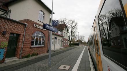 Zwischen Beelitz und Berlin-Wannsee bedienen zwei Züge nacheinander die gleiche Strecke.