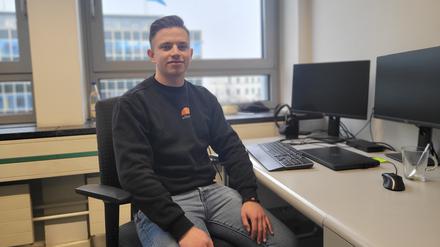 Tim D. (21 Jahre) lernt bei der GEMA.