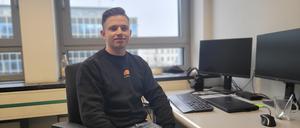 Tim D. (21 Jahre) lernt bei der GEMA.