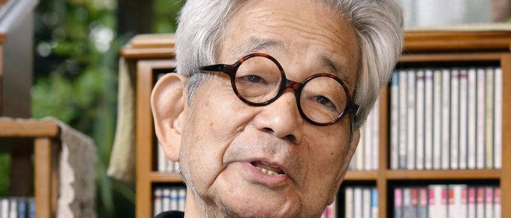 Japans Gewissen. Der Literaturnobelpreisträger Kenzaburo Oe.