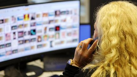 Ermittler fahnden nach den Netzwerken für den Austausch von kinderpornografischen Inhalten im Internet.