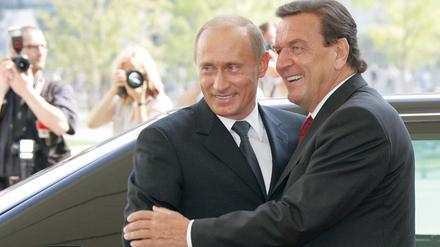 Ein Bild aus alten Tagen: Gerhard Schröder mit Russlands Präsident Wladimir Putin 2005.
