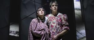 Via Jikeli und Max Gindorff in „Alias Anastasius“.