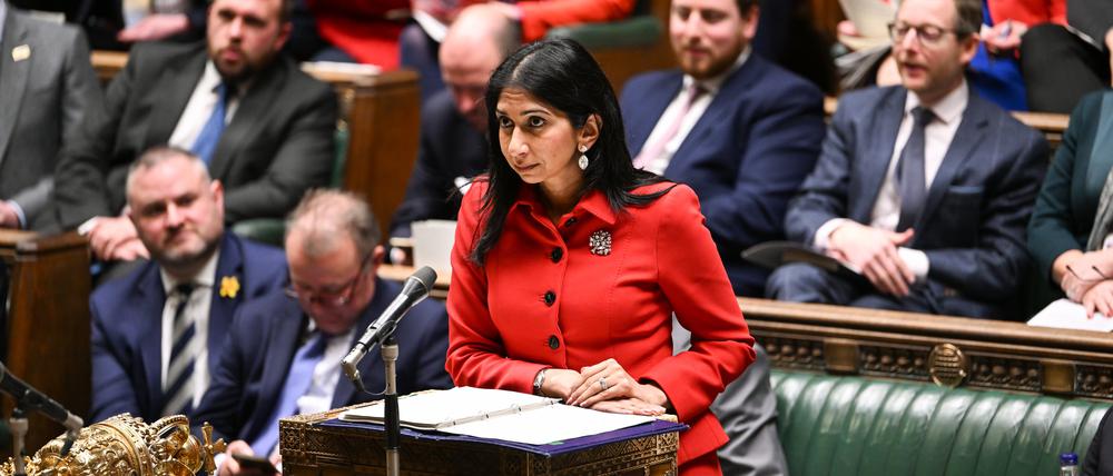 Die britische Innenministerin, Suella Braverman, spricht im Unterhaus über das Gesetz zur illegalen Einwanderung.