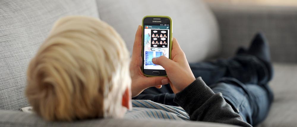 Sind Kinder zu oft am Smartphone?