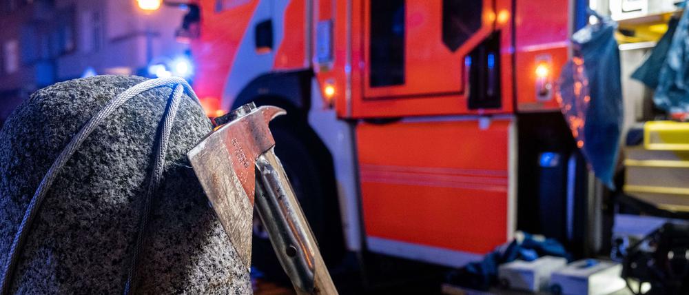 Feuerwehr im Einsatz in Prenzlauer Berg.