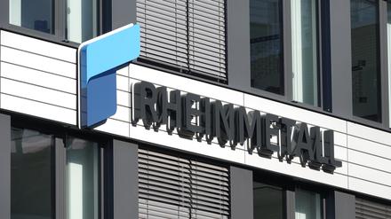 Der Schriftzug Rheinmetall ist auf dem Firmengebäude in Düsseldorf angebracht. 