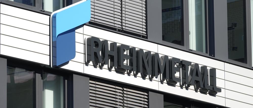 Der Schriftzug Rheinmetall ist auf dem Firmengebäude in Düsseldorf angebracht. 