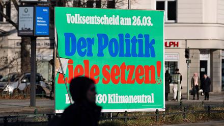 02.03.2023,Berlin,Deutschland,der Volksentscheid Berlin Klimaneutral 2030 *** 02 03 2023,Berlin,Germany,the referendum Berlin climate neutral 2030