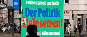 02.03.2023,Berlin,Deutschland,der Volksentscheid Berlin Klimaneutral 2030 *** 02 03 2023,Berlin,Germany,the referendum Berlin climate neutral 2030