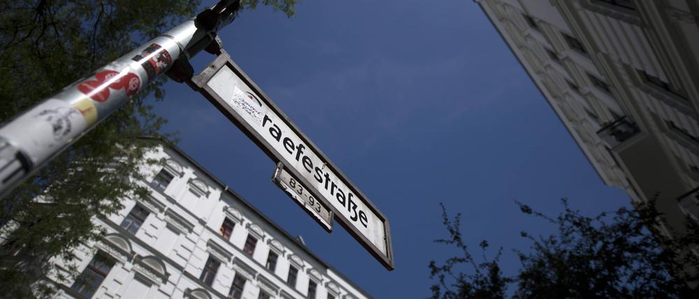 Strassenschildi m Graefekiez in Berlin-Kreuzberg.