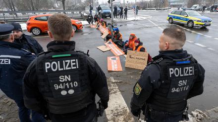 Aktivistinnen der Letzten Generation bei einer Aktion Anfang März in Leipzig.