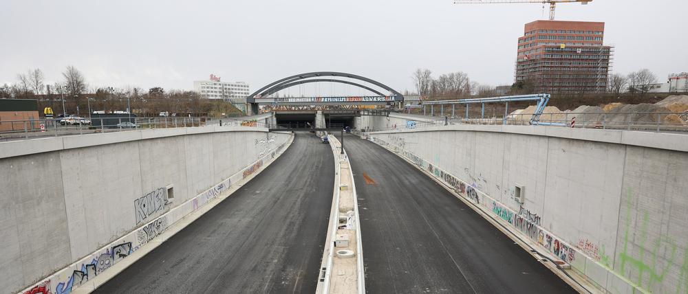 Blick auf die Baustelle der A100 oberhalb der Hatun-Sürücü-Brücke.