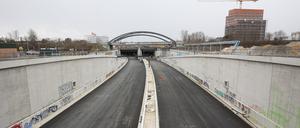 Blick auf die Baustelle der A100 oberhalb der Hatun-Sürücü-Brücke.