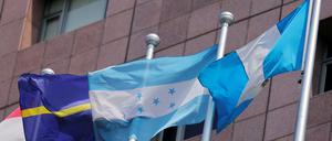 Die Flagge von Honduras in Taipei.