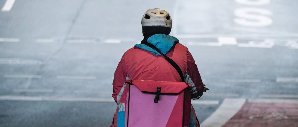 Die sogenannten Rider der Lieferdienste sind vor allem in Großstädten unterwegs.