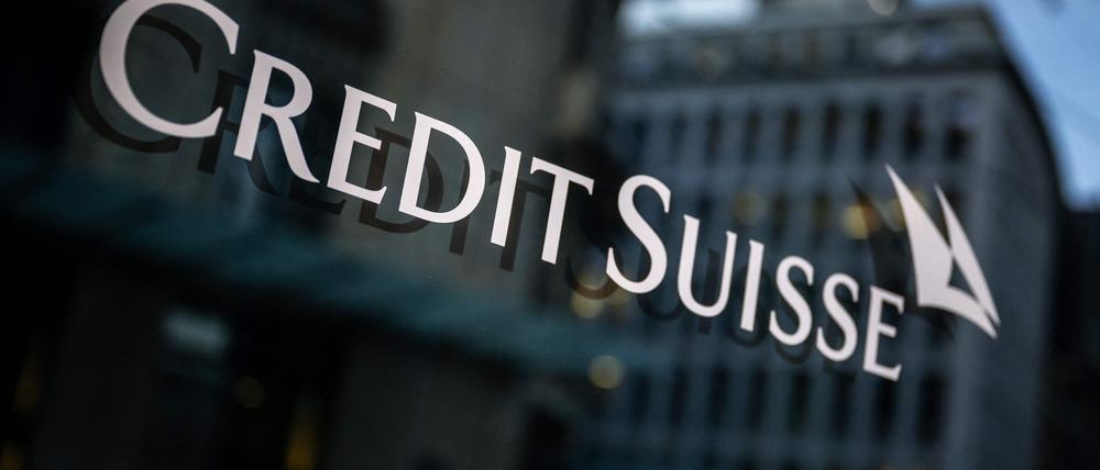 Die Credit-Suisse-Aktien brachen am Mittwoch in der Spitze um mehr als 30 Prozent ein.