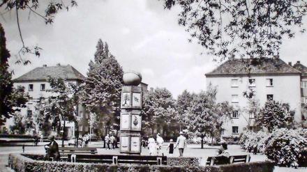 Heerstraße Ecke Pichelsdorfer Straße (quasi am heutigen Curry-Pilz). Hier stand bis 1958 eine Verkehrssäule. Es gibt Ideen, diese wieder aufzubauen.