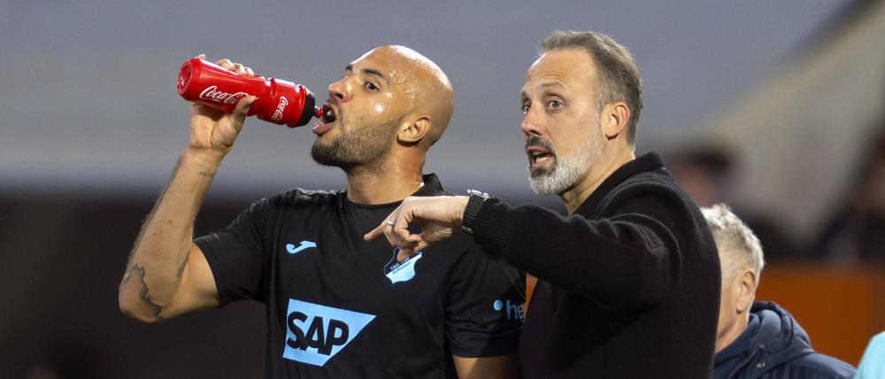 Mit dem neuen Trainer Pellegrino Matarazzo (r.) und Winterzugang John Anthony Brooks hat sich die Situation der TSG Hoffenheim in den vergangenen Wochen weiter verschlechtert.