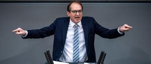 CSU-Landesgruppenchef Dobrindt bei seiner Rede im Bundestag.